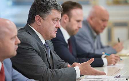 Ukraine: Porochenko revoit sa tactique, discussions infructueuses à Berlin.