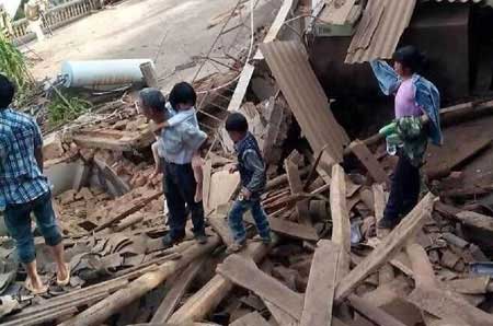 Chine: séisme au Yunnan, près de 400 morts. Chine: séisme au Yunnan, près de 400 morts