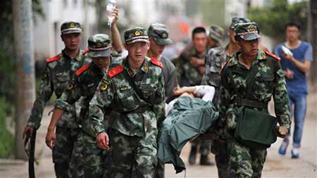 Chine: séisme au Yunnan, près de 400 morts. Chine: séisme au Yunnan, près de 400 morts