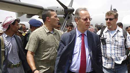 Yémen: 40 morts dans des violences, les vols vers l’aéroport de Sanaa suspendus
