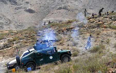 Afghanistan: 80 à 100 morts dans une offensive talibane, dont 12 par décapitation.