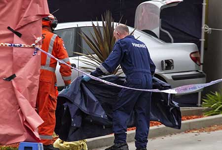Australie: un terroriste présumé poignarde deux policiers avant d’être abattu.