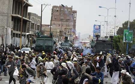 Yémen: 40 morts dans des violences, les vols vers l’aéroport de Sanaa suspendus
