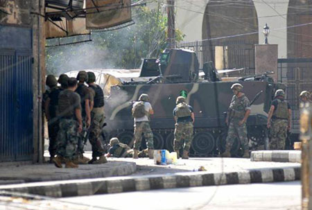 L'armée libanaise investit Bab el-Tebbané à la recherche de miliciens L’armée libanaise déterminée à en finir avec la situation anormale à Tripoli