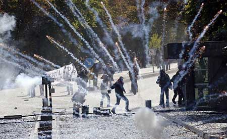 Turquie: Erdogan met en garde les manifestants kurdes, les violences continuent. Turquie: Erdogan met en garde les manifestants kurdes, les violences continuent