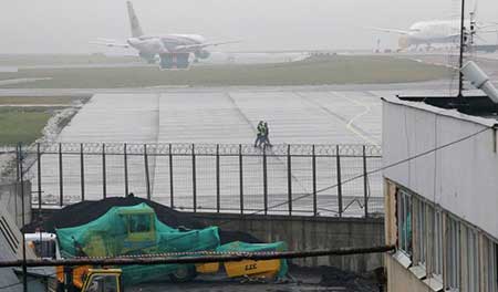 Mort de Margerie: quatre employés de l’aéroport moscovite en garde à vue
