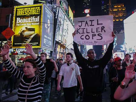 Ferguson: manifestations à travers les USA, violentes échauffourées. Ferguson: manifestations à travers les USA, violentes échauffourées
