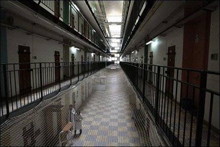 Extrémistes français: un député suggère de «rouvrir Cayenne»