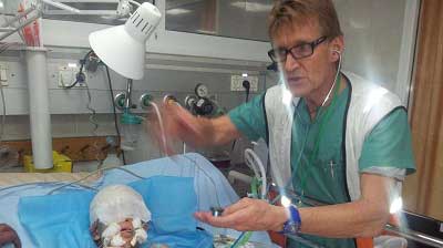 «Israël» interdit un médecin norvégien d’entrer à Gaza.