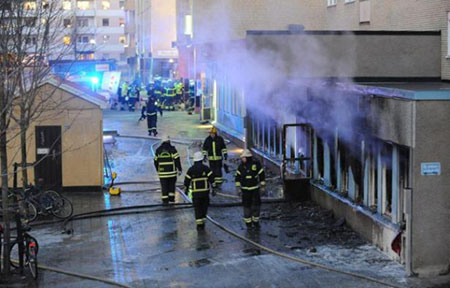 Suède: un engin incendiaire jeté dans une mosquée, cinq blessés