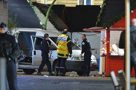 Selon Valls, les drames de Nantes, Dijon et Joué n’ont «aucun lien» entre eux
