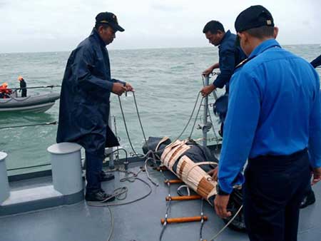 Crash d’AirAsia: les secours espèrent des «avancées importantes». Crash d’AirAsia: les secours espèrent des «avancées importantes»