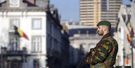 Attentats déjoués en Belgique: un suspect arrêté en Grèce présenté au procureur.