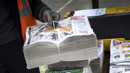 France: Valls dévoile des «mesures exceptionnelles», le 1er Charlie Hebdo post-attentat paraît
