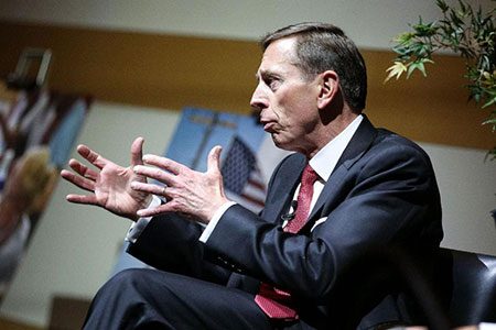 Le FBI recommande des poursuites contre Petraeus pour fuites de documents Le FBI recommande des poursuites contre Petraeus pour fuites de documents
