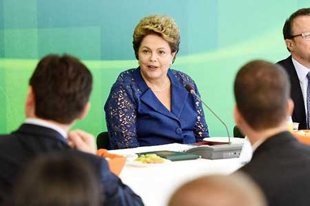 Brésil: Rousseff entame son 2ème mandat sous pression de l’économie. Brésil: Rousseff entame son 2ème mandat sous pression de l’économie