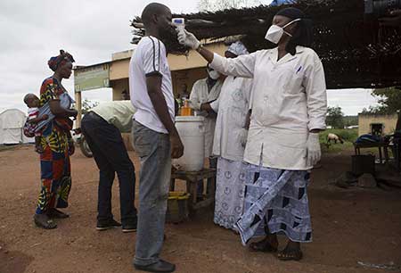 Ebola: le Mali est sorti de l’épidémie, la Guinée rouvre ses écoles.