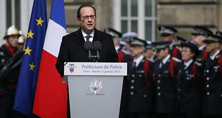 Hollande: «Les policiers sont morts pour que nous puissions être libres»
