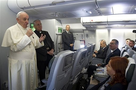 Le pape François aux journalistes