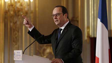 Hollande a enfin endossé son «costume de président», estime la presse française
