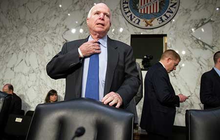 McCain: L'armée ukrainienne utilise des bombes à fragmentation dans le Donbass.