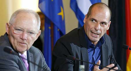Le ministre allemand des Finances Wolfang Schäuble et son homologue grec Yanis Varoufakis.