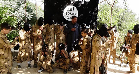 Irak: des enfants vendus, crucifiés, transformés en kamikazes et boucliers humains par «Daech» (ONU)