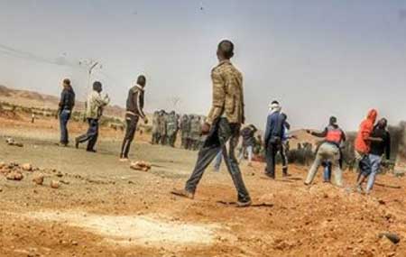 Algérie: 40 policiers blessés lors d’une manifestation anti-gaz de schiste.