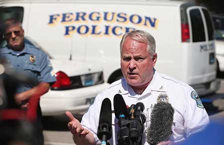 Etats-Unis: la police de Ferguson accusée de racisme, son chef démissionne. Etats-Unis: la police de Ferguson accusée de racisme, son chef démissionne