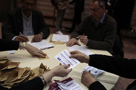 Présidences de départements: le FN impuissant à troubler le jeu
