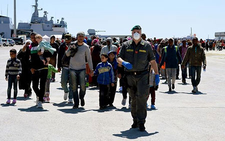 Naufrages de migrants: l’UE prête à lancer une opération militaire. Naufrages de migrants: l’UE prête à lancer une opération militaire
