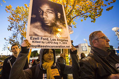 Décès d'un jeune noir US: un panel de la police de Los Angeles concède des erreurs. Décès d’un jeune noir US: un panel de la police de Los Angeles concède des erreurs