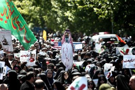 L’Iran manifeste contre l’offensive arabo-US au Yémen
