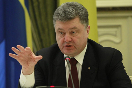 Le président ukrainien Pior Porochenko Une radio américaine accuse Porochenko d’abus de pouvoir