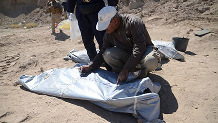 Irak: 470 corps exhumés des fosses communes de Tikrit
