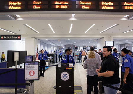 USA: des terroristes présumés embauchés dans des aéroports.