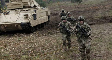 Exercices de l'Otan en Europe, moyen de contenir la Russie, selon un magazine US. Exercices de l’Otan en Europe, moyen de contenir la Russie, selon un magazine US