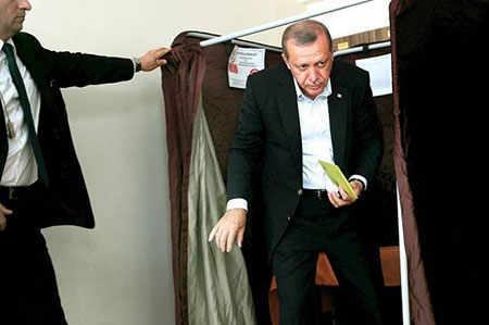 Législatives en Turquie: grave revers électoral pour Erdogan. Législatives en Turquie: grave revers électoral pour Erdogan