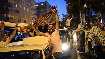 Législatives en Turquie: grave revers électoral pour Erdogan. Législatives en Turquie: grave revers électoral pour Erdogan