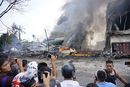 Indonésie: au moins 116 morts dans le crash d'un avion militaire