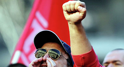 Pas de «révolutions colorées» en Russie malgré les efforts de l’Otan, selon Stratfor
