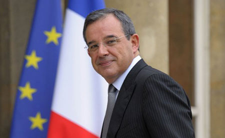 Député français: couper les ponts avec la Russie, une voie sans issue
