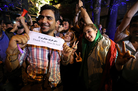 Les Iraniens descendent dans les rues de Téhéran pour fêter l’accord nucléaire