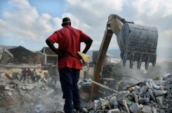 Haïti évoque 150.000 morts dans le séisme