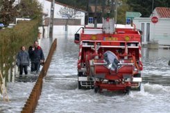 Tempête Xynthia: la presse française recherche les responabilités
