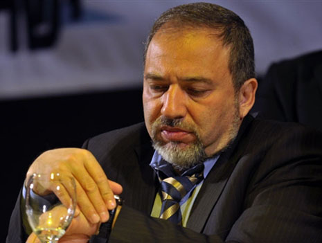 Lieberman boycotte la visite du président brésilien Da Silva