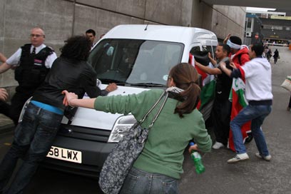 Royaume-Uni: La numéro 2 de l’ambassade israélienne réprimandée par des étudiants de l’Université de Manchester
