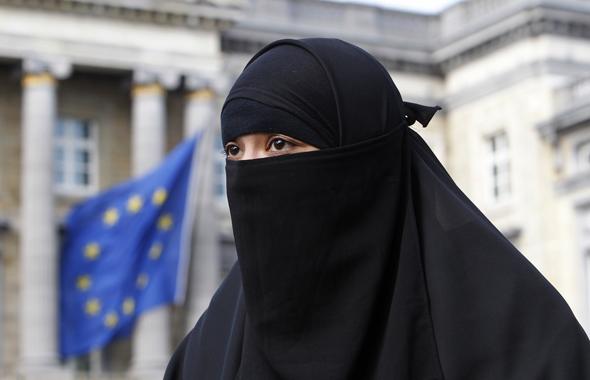 Une député européenne veut interdire la burqa en UE