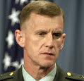 Barak Obama limoge McChrystal et le remplace par Petraeus