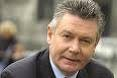 Belgique: les juifs demandent le licenciement du commissaire européen Karel De Gucht 
